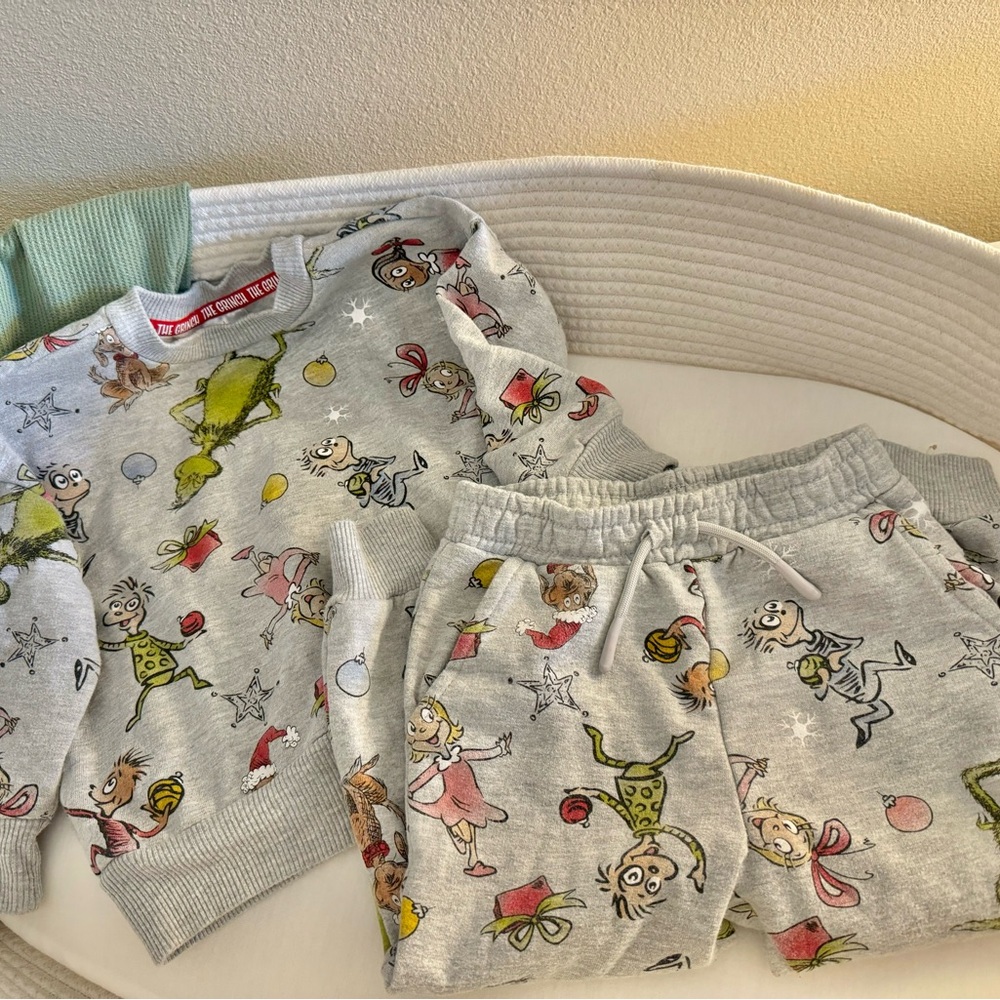 Dr. Seuss, The Grinch Gray Kids Matching Set